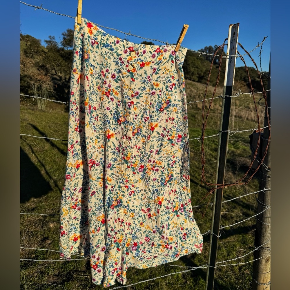 90s vintage floral skirt. Size small